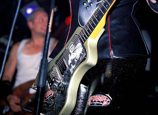 Guitar-10