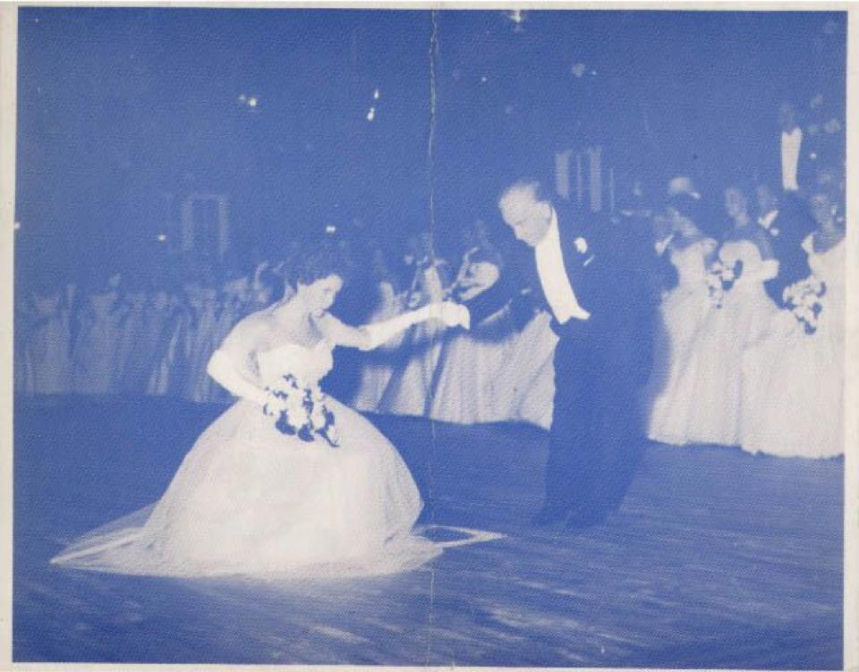 840523-Debutantes