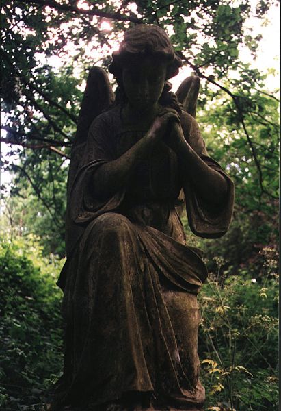 23-AngelPraying