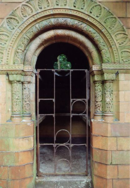 33-Mausoleumgate