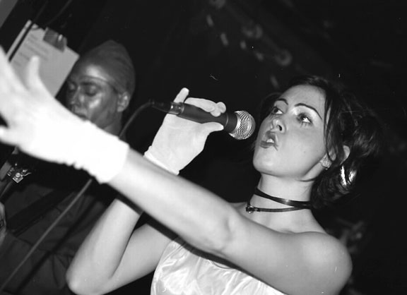 Meghan-bw07