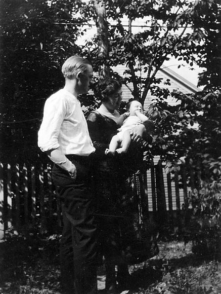 Frank & Hazel with daughter Justine