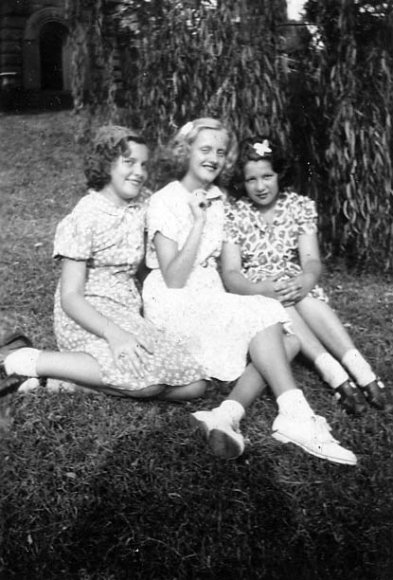 Ruth Sandstrom, Helen Johnson, Muriel Lubowsky
Greenwood Cemetery - Aug 28, 1938